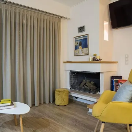 Modern, Stylish Maisonette Itea Exterior photo
