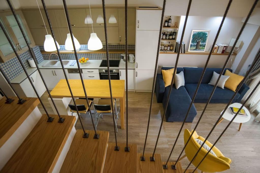 Modern, Stylish Maisonette *