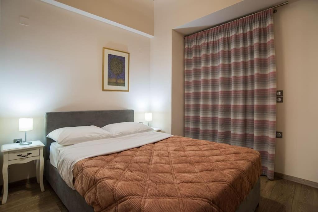 Modern, Stylish Maisonette Itea